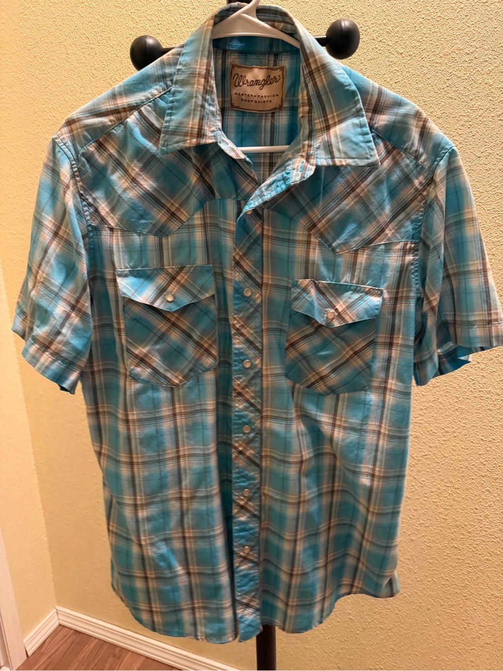 Wrangler Men’s Turquoise Plaid Short-Sleeve Button-Down Shirt Pearl Snap